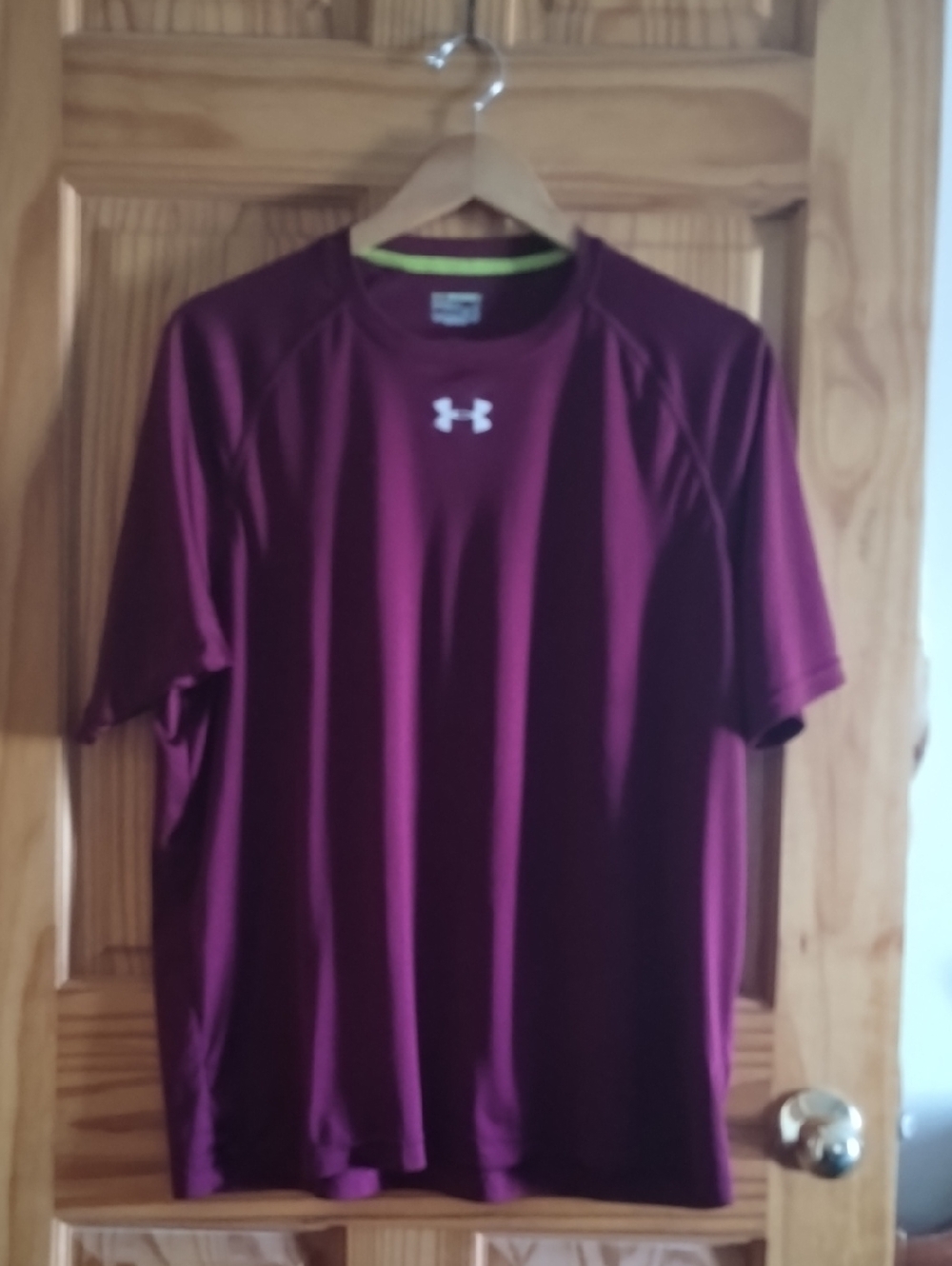 Under Armour Men’s Maroon Short-Sleeve Athletic Tee
